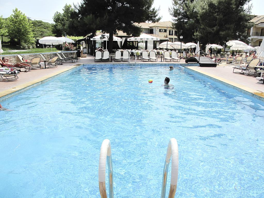 Lesse Hotel Chalkidiki Exterior foto